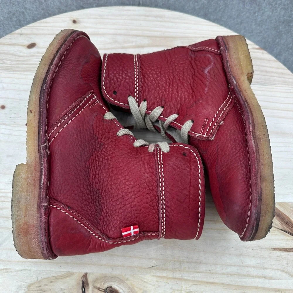 Duckfeet Odense Boots Womens Size 9 Red Leather Wool Lined Crepe Sole Danish 39